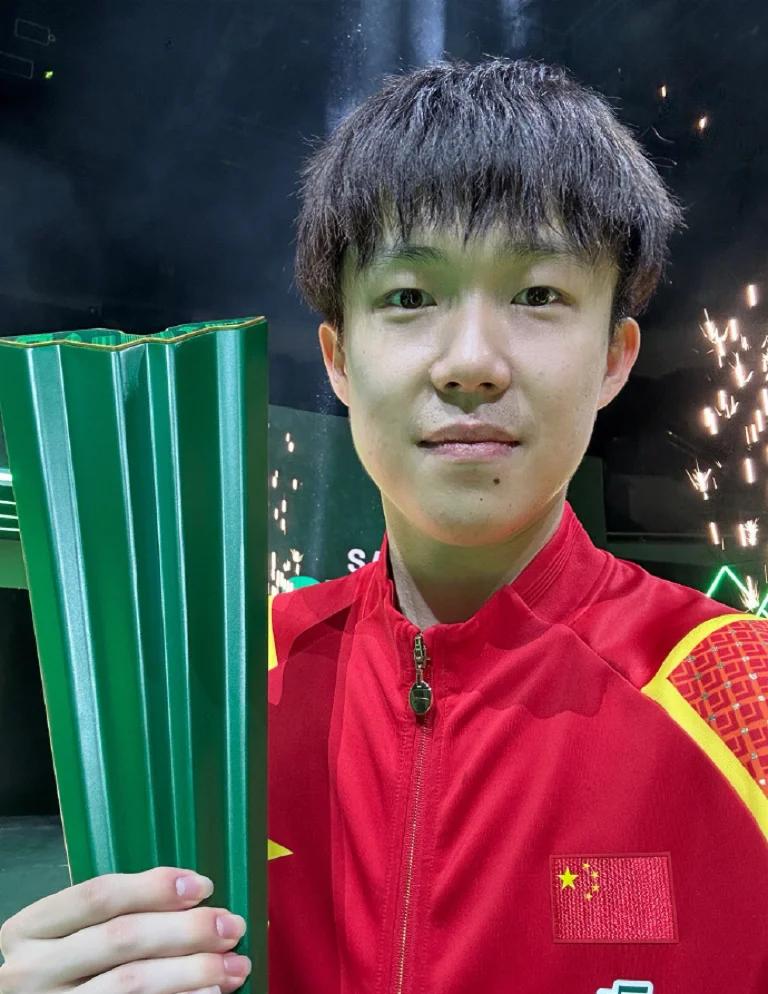 包含摩洛哥乒乓球运动员稳扎稳打，斩获金牌的词条